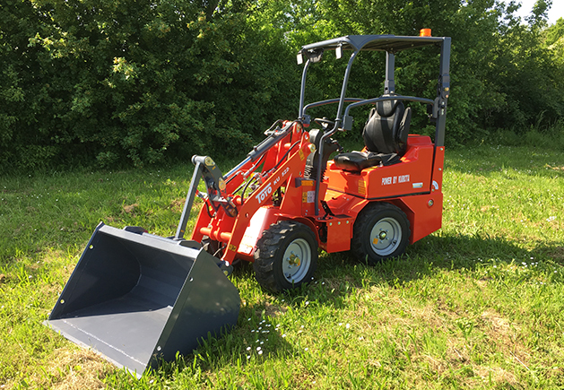 TOYO Hoflader 522 Mini mit Schaufel TOYO Hoflader 522 Mini mit Schaufel